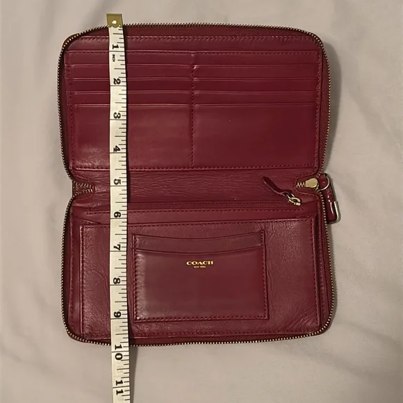 Coach burgundy crocodile-embossed wallet - Picture 14 of 14